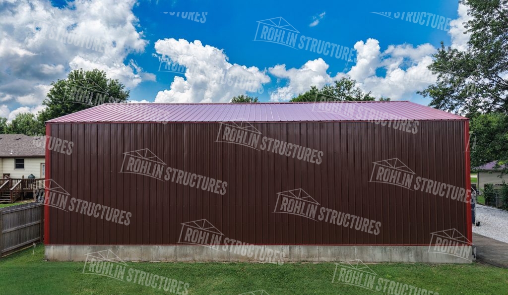 Custom garage construction by Rohlin Structures in Missouri.