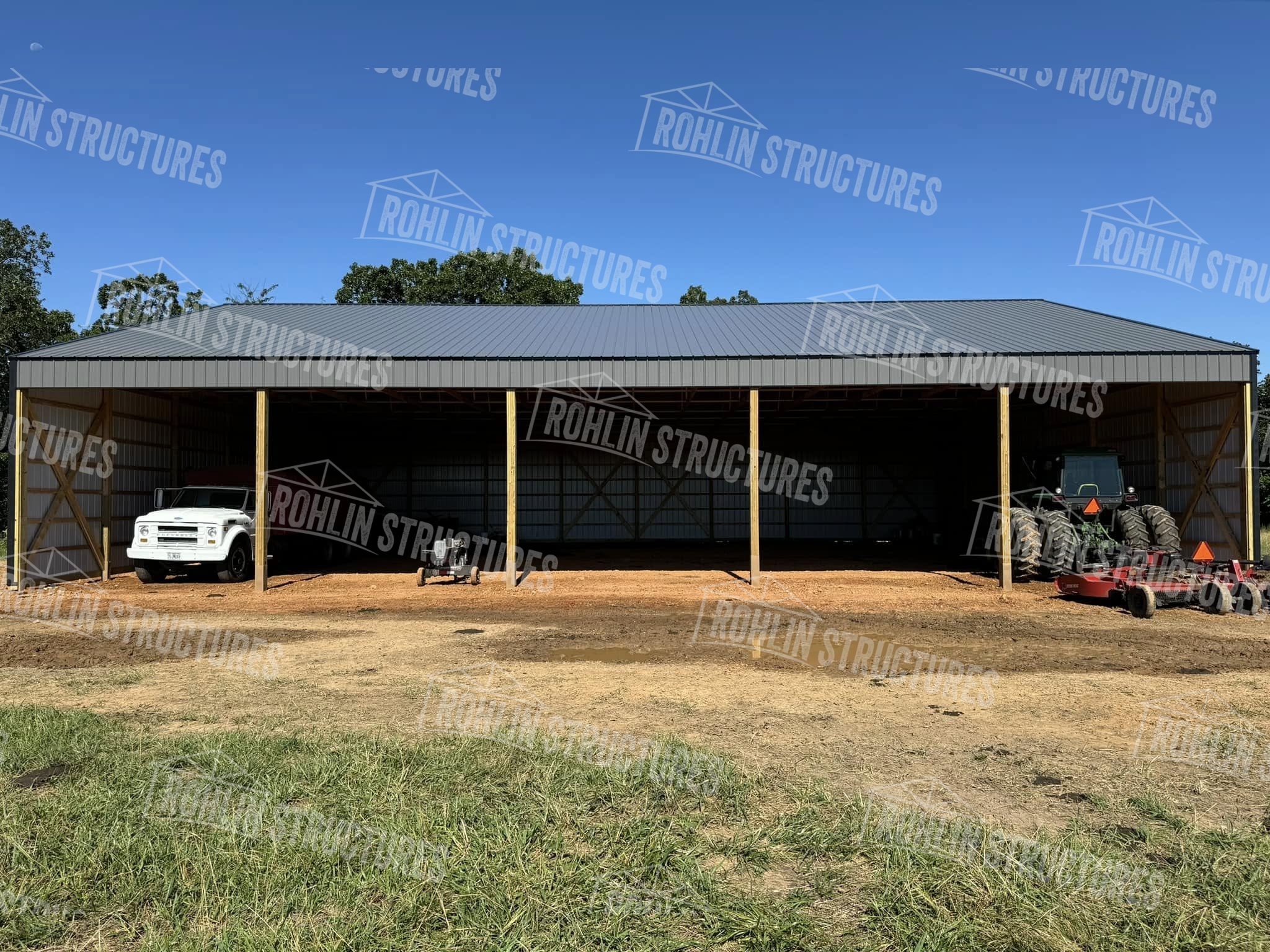 Large, durable equipment cover built by Rohlin Structures in Missouri, showcasing a 4,800 sq ft.